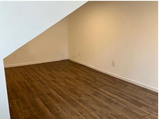 Building Photo - 21 E Lake Rd