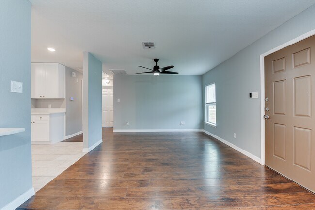 Building Photo - 11215 Munn St