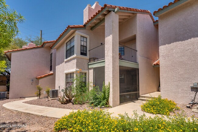 Building Photo - 6441 N Tierra De Las Catalinas