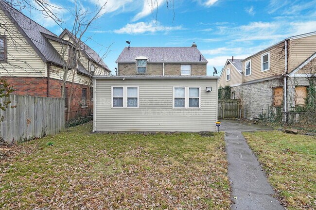 Building Photo - 973 Kelton Ave