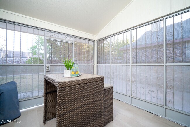 Building Photo - 588 Mogollon Cir