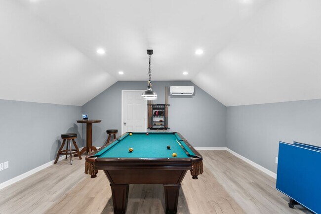 Building Photo - 74 W Weatherbee Wy