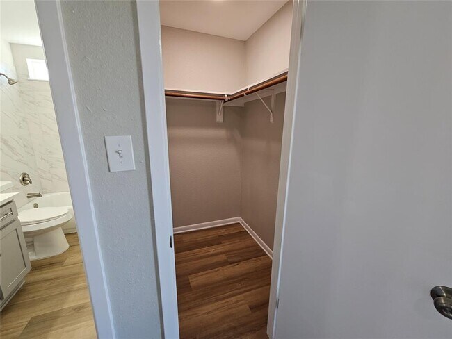 Building Photo - 1416 Hyridge Cir