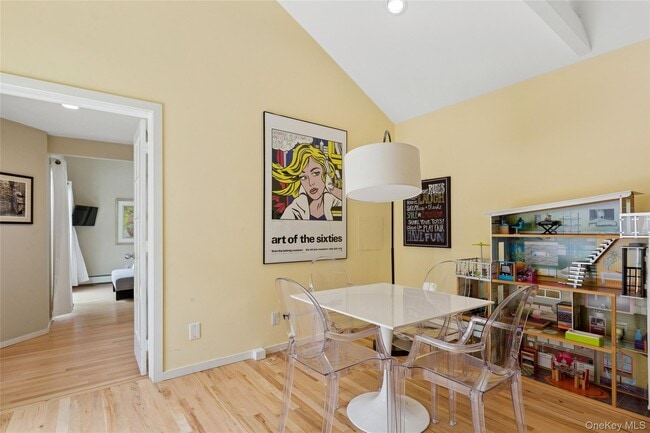 Building Photo - 18 Quail Run