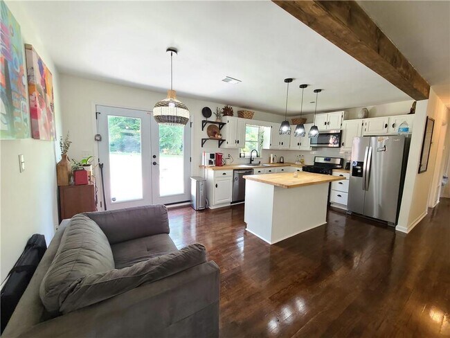 Building Photo - 4345 Clare Ln