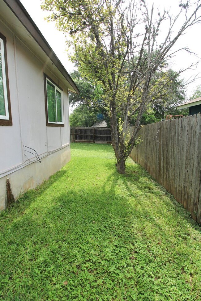 Building Photo - 6214 Ridge Glade St