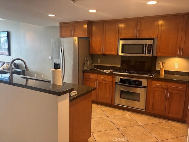 Building Photo - 400 W Ocean Blvd