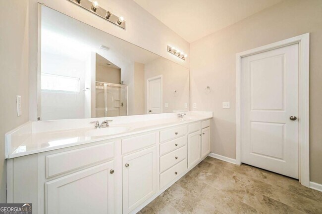 Building Photo - 7326 Embassy Trce