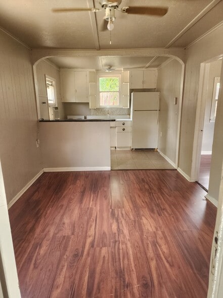 Living room / kitchen - 1471 33rd St NW