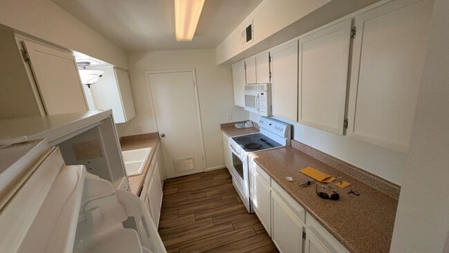 Building Photo - 55+ Community in Dreamland Manor