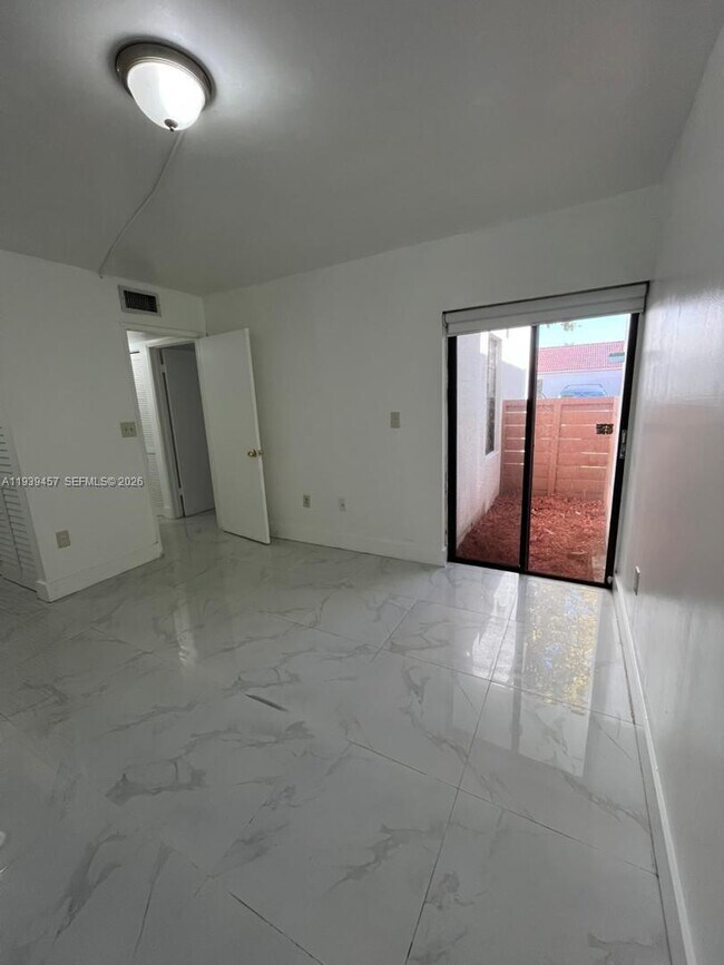 Building Photo - 7450 SW 153rd Pl