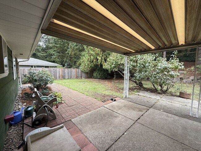 Building Photo - Extremely Spacious 3 bedroom Home Located in Edmonds