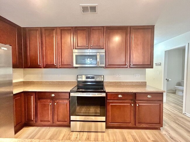 Building Photo - Welcome to your Dream Home!