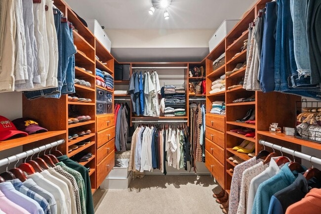 Building Photo - 1008 Portland Ave