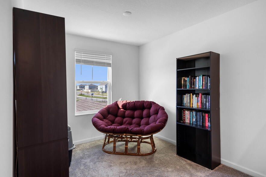 Loft - 884 Timberland Dr