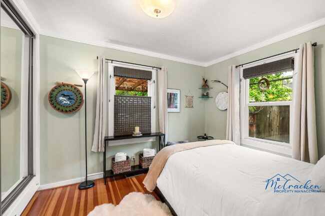 Building Photo - Serene, Artistic Retreat in the Heart of A...