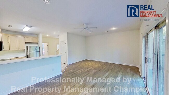 Building Photo - Adorable 2 BD Townhome with Private Patio