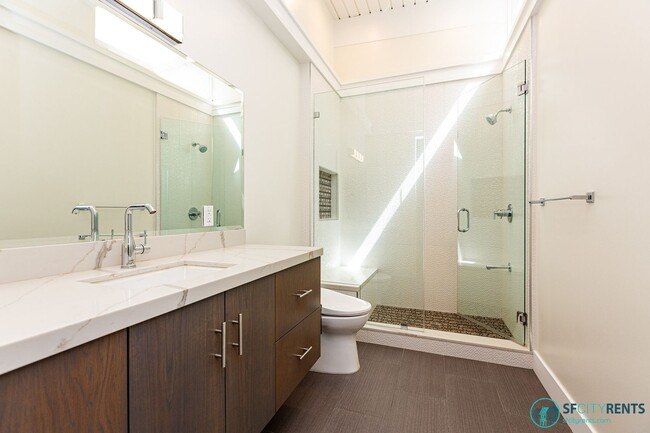 Building Photo - Sherwood Forest: Single Family Home w/ 2 C...