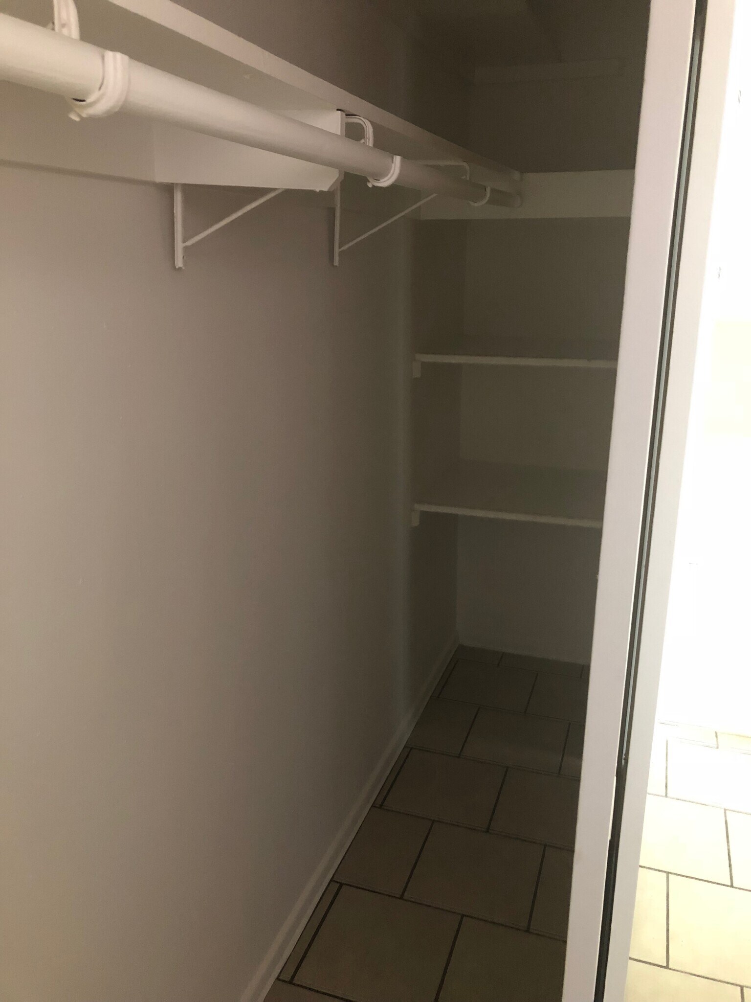 Building Photo - 912 N Market St