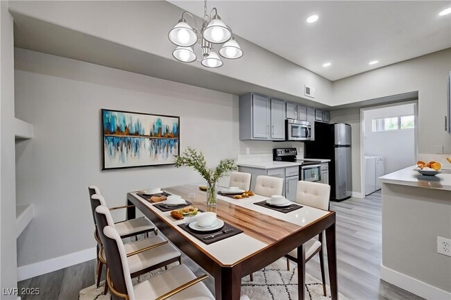 Building Photo - 2615 W Gary Ave