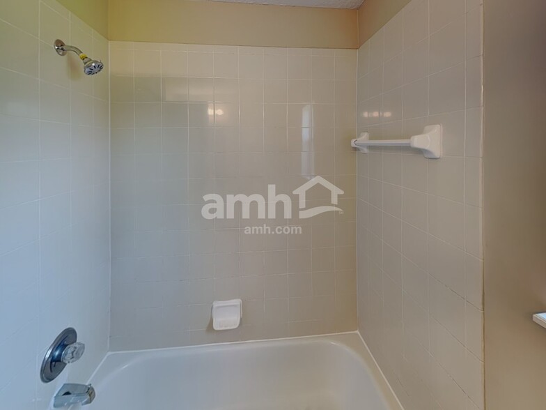 Building Photo - 14021 Golden Eagle Dr