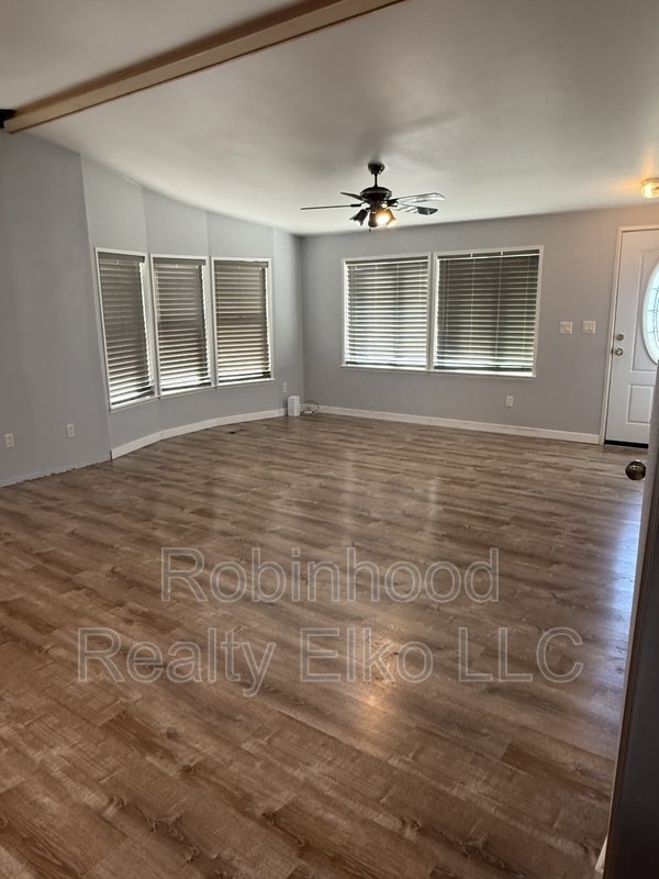 Building Photo - 300 Rustic Dr