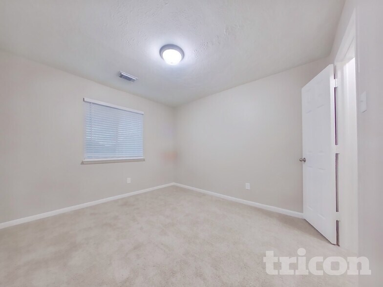 Building Photo - 3014 Rolling Fog Dr