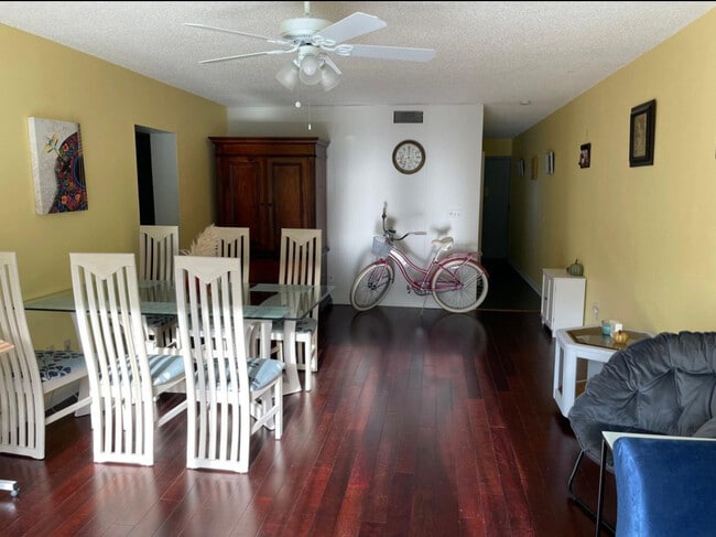 Building Photo - 1504 Virginia Ave