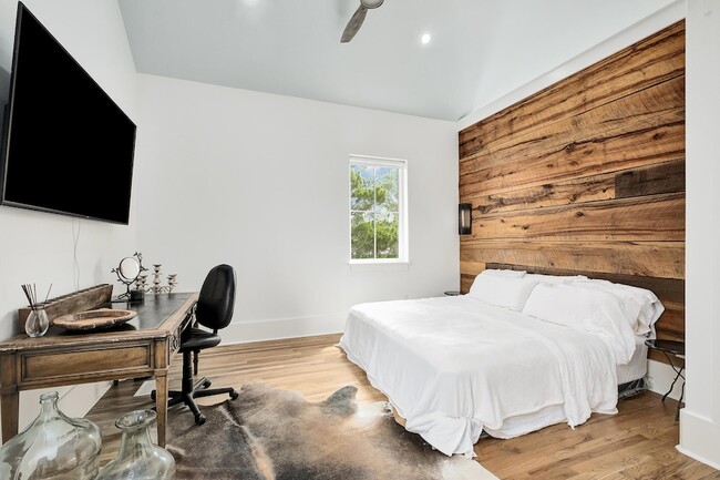 Building Photo - 45 Pine Knoll