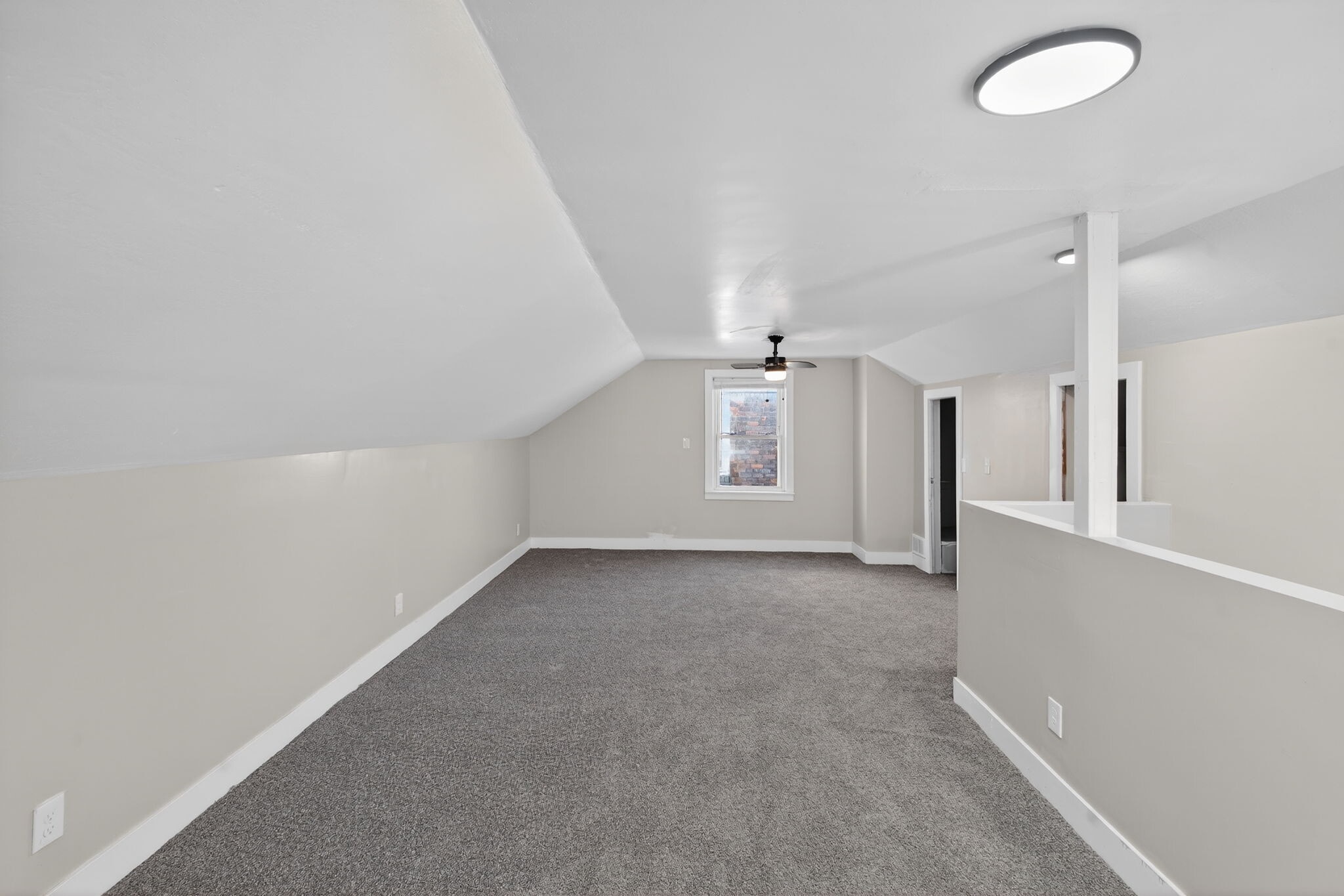 Building Photo - 20040 Regent Dr