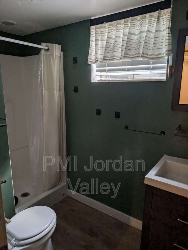 Building Photo - 1394 N 400 E