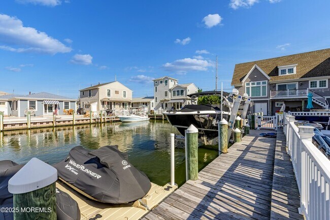 Building Photo - 206 N Lagoon Rd