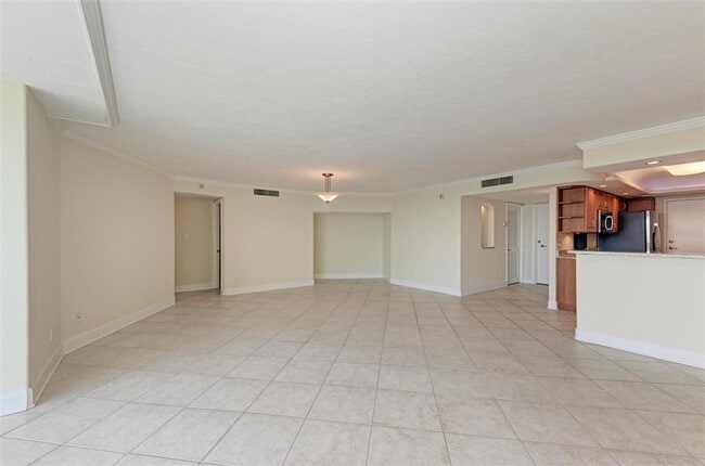 Building Photo - 435 S Gulfstream Ave