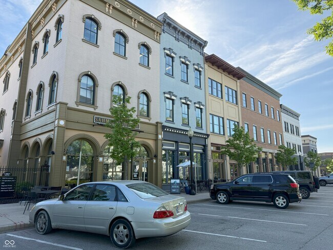 Building Photo - 12880 University,Unit 3b Crescent