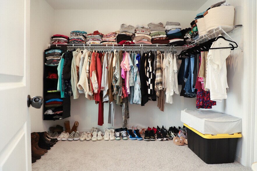 Building Photo - 810 Tiger Trl