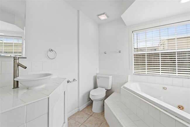 Building Photo - 7581 Kelsey Dr