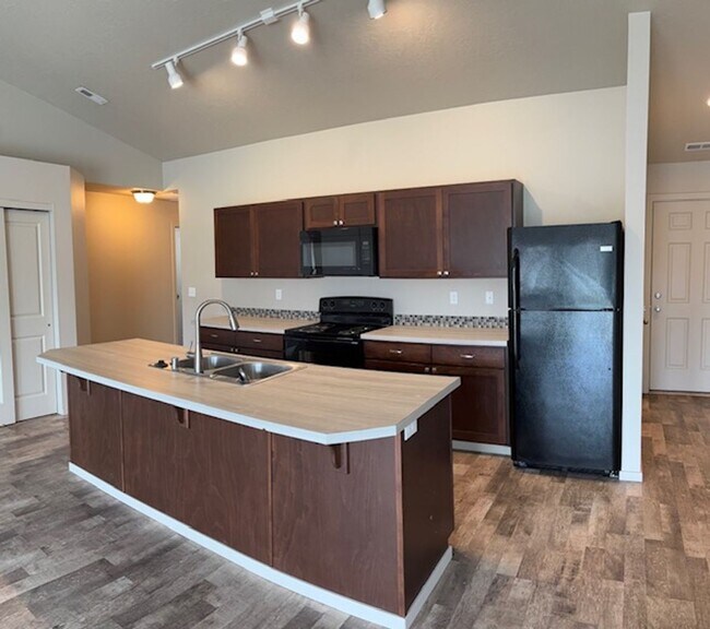 Building Photo - 1609