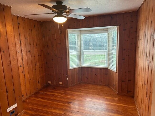 Building Photo - 14733 Jackson Ave