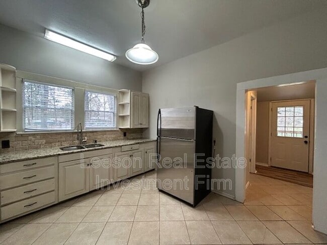 Building Photo - 6206 Colquitt Rd