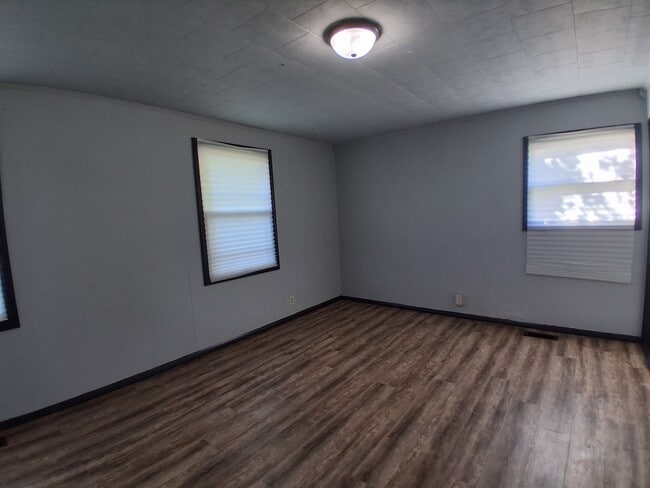 Building Photo - 1112 Glenwood Dr