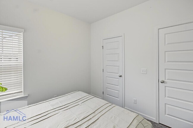 Building Photo - 163 Alcove Ct