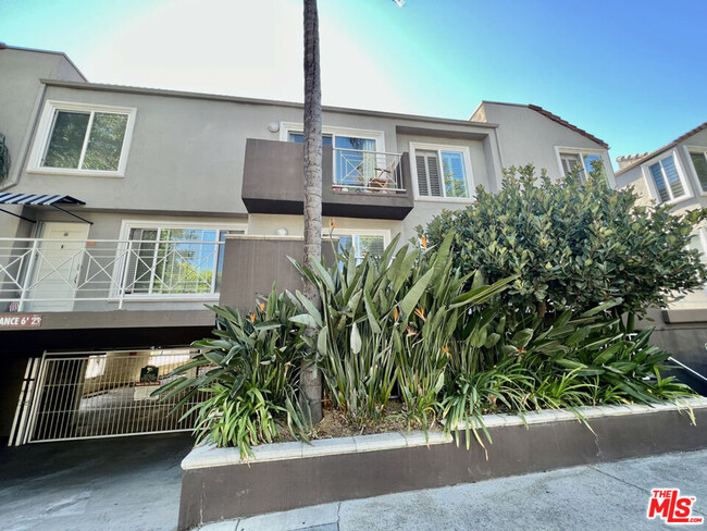 Primary Photo - 355 N Maple St