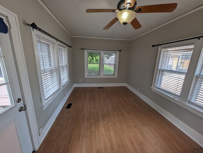 Building Photo - Perfect home directly across from TU!!