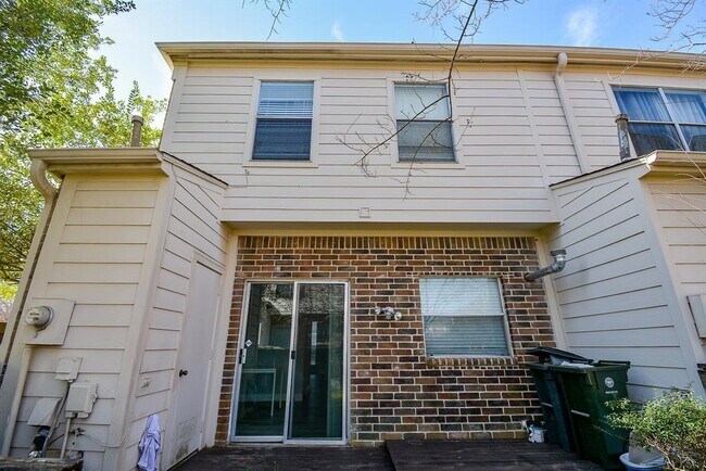 Building Photo - 2930 Grants Lake Blvd