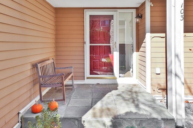 Building Photo - 103 Rambling Brook Rd