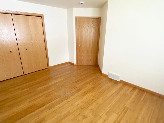 Building Photo - 2-Bedroom, 1-Bath Ranch Style Home - ADA Compliant, Hardwood Floors, & Fenced-In Yard