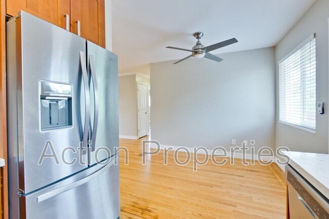 Building Photo - 661 Channing Ave
