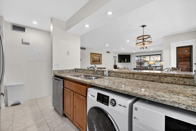Building Photo - 368 Brackenwood Cir
