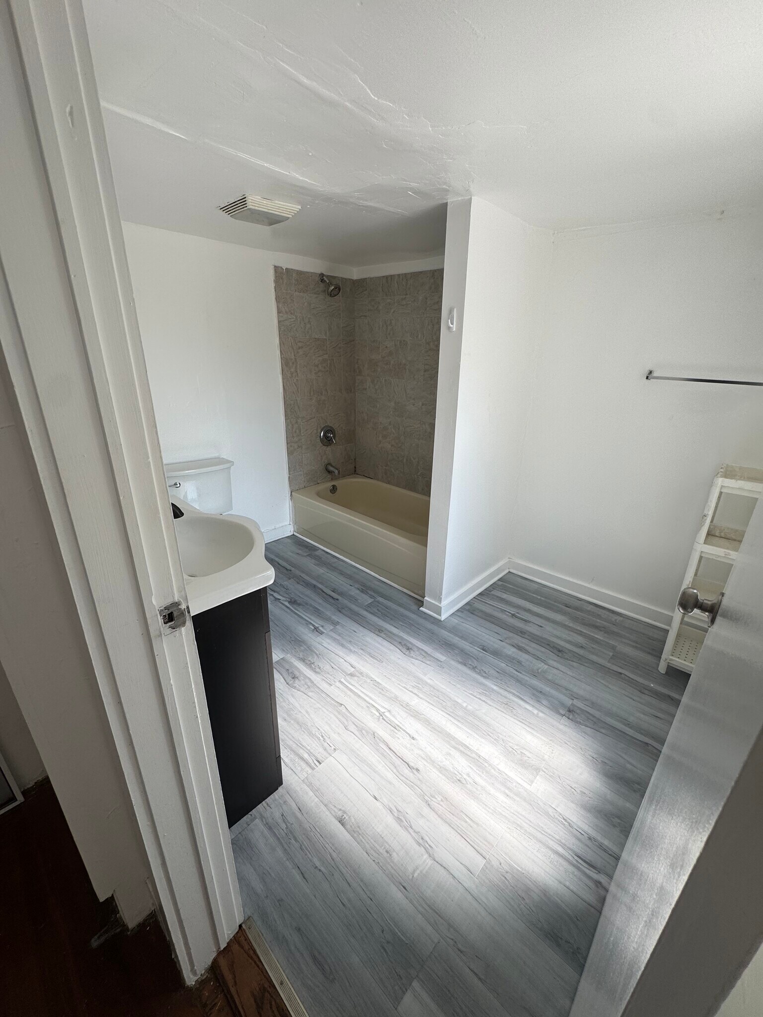 Building Photo - 28 Compton St