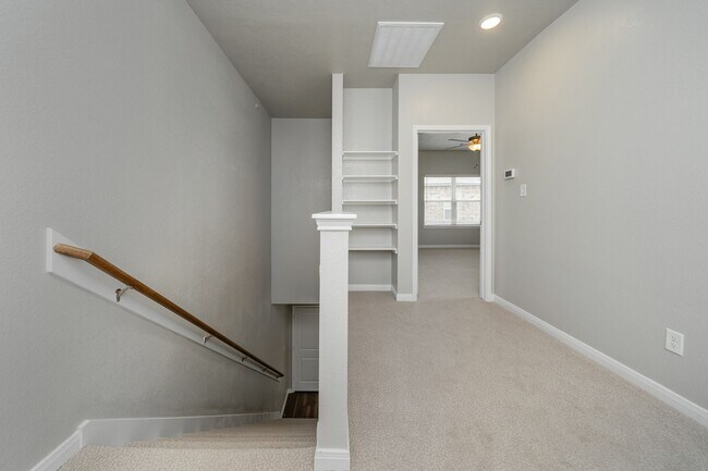 Building Photo - Spacious Townhome Available Now!